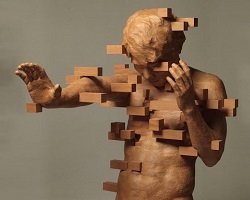 Деревянные скульптуры в пиксельном стиле