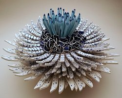 Искусство из фарфоровых осколков by Zemer Peled