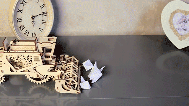 Механические игрушки из натурального дерева
