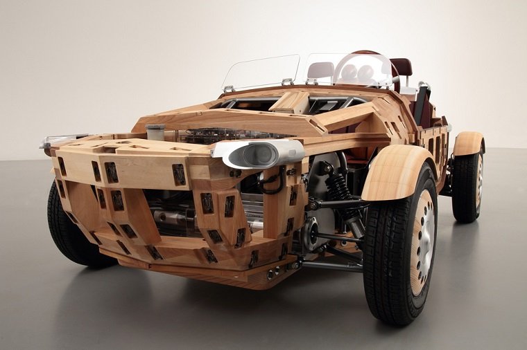 Концептуальная модель Toyota из дерева
