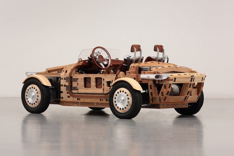 Концептуальная модель Toyota из дерева