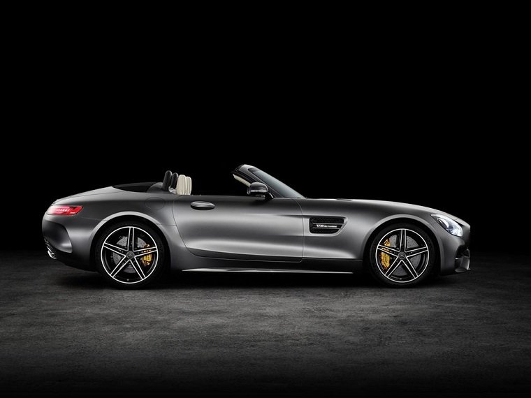 Стильный кабриолет AMG GT Roadster от Mercedes