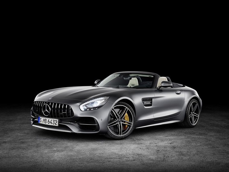 Стильный кабриолет AMG GT Roadster от Mercedes