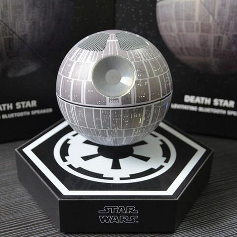 Колонки в форме Звезды смерти из Star Wars