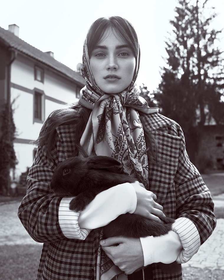 Деревенская жизнь на обложке Harpers Bazaar Czech
