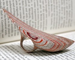Кольца ручной работы из винтажных книг