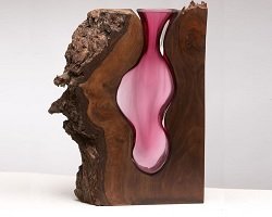 Скульптуры ручной работы из дерева и стекла