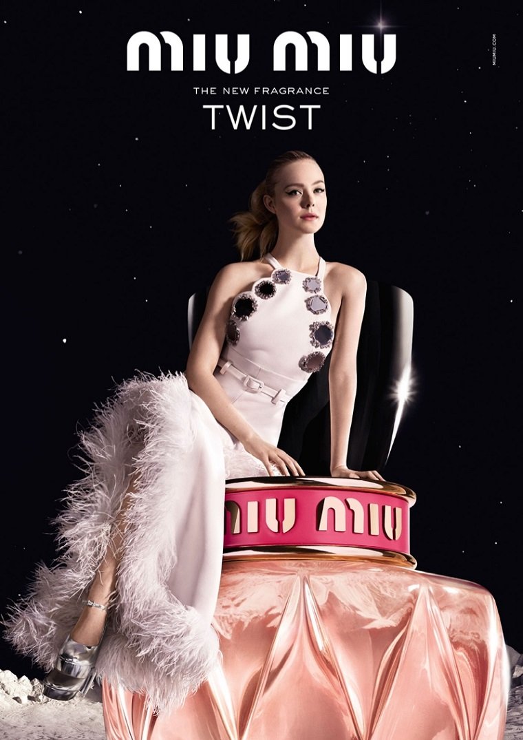 Эль Фэннинг в рекламе аромата Twist от Miu Miu