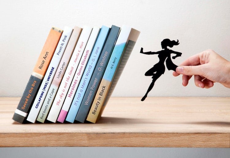 10 оригинальных идей практичного декора книжной полки