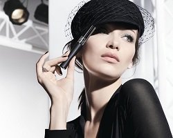 Гламурная Bella Hadid в рекламе Dior Makeup