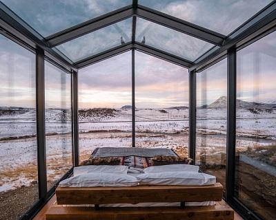 Домик со стеклянными стенами – отдых на просторах Исландии