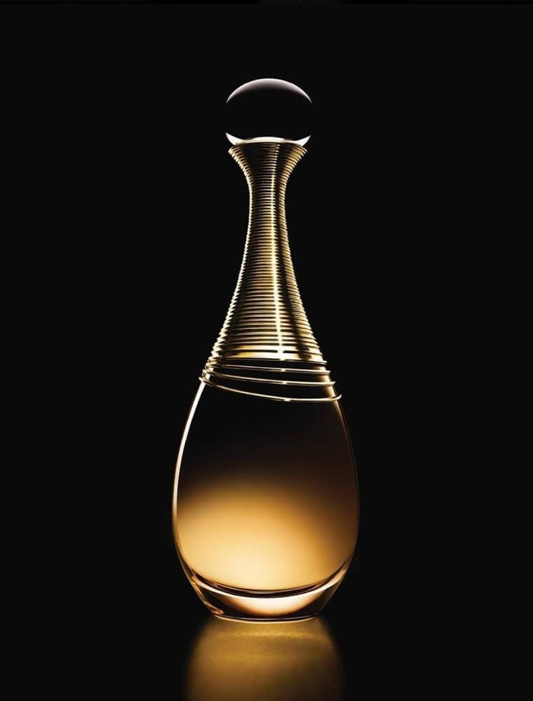 Новый аромат J’adore Dior и неизменно элегантная Шарлиз Терон