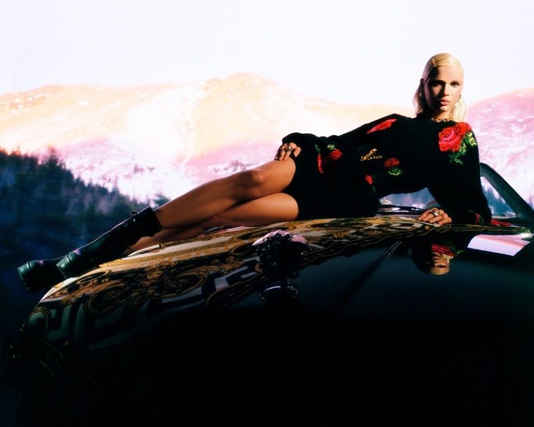 Праздничная коллекция 2020 от fashion бренда Versace